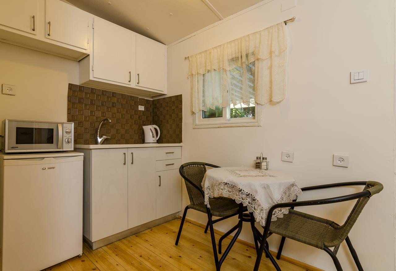 Orna'S Corner Bed & Breakfast Yuval Exterior photo