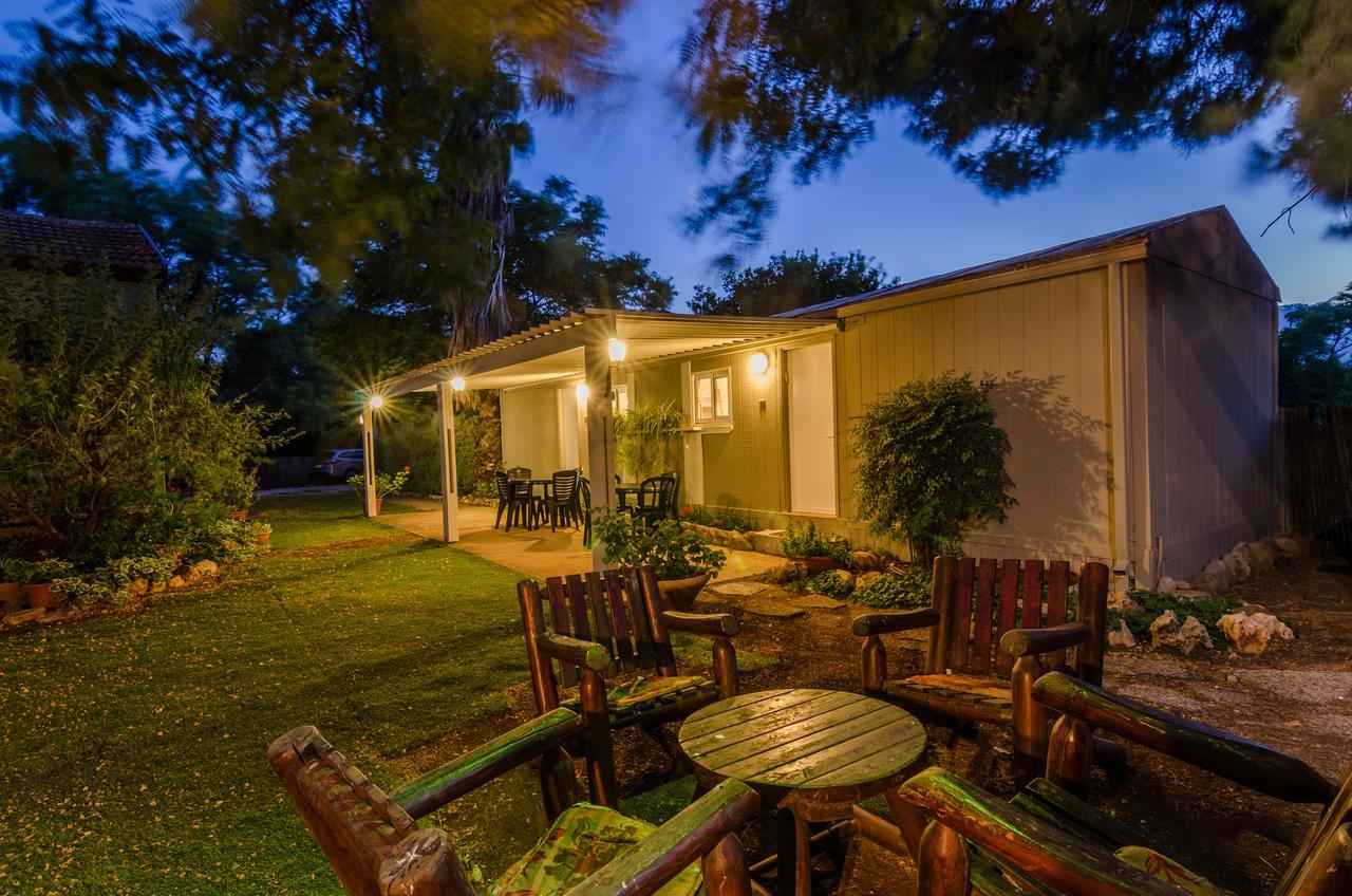 Orna'S Corner Bed & Breakfast Yuval Exterior photo