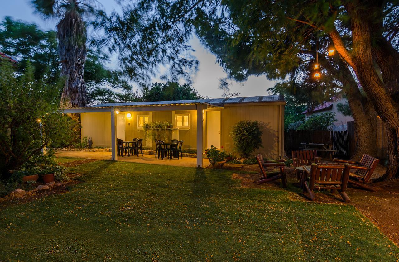 Orna'S Corner Bed & Breakfast Yuval Exterior photo